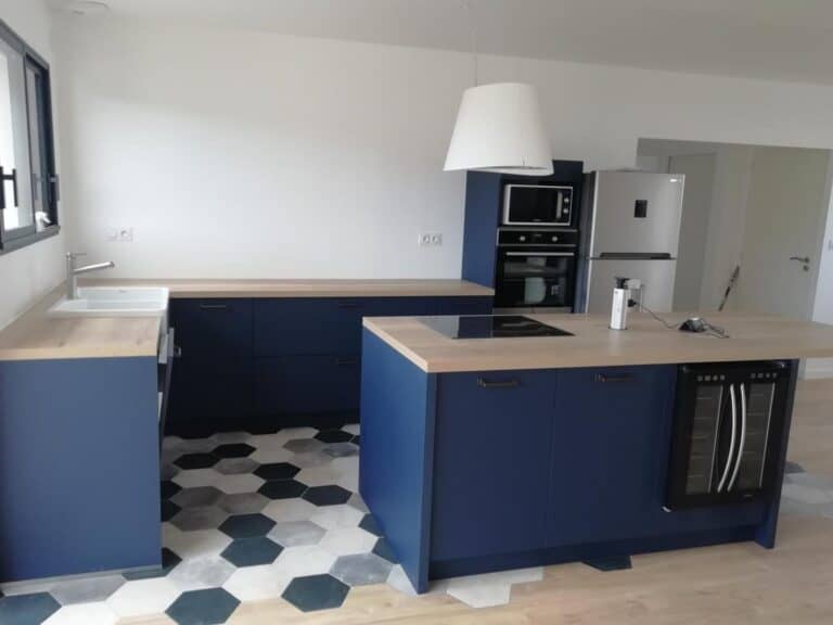 Cuisine avec îlot - Chaumont d'Anjou (2)