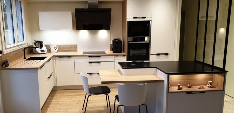 Cuisine avec îlot - La Romagne (3)